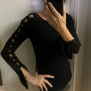 Bailey 44 Black Lace up Sleeves Size Small